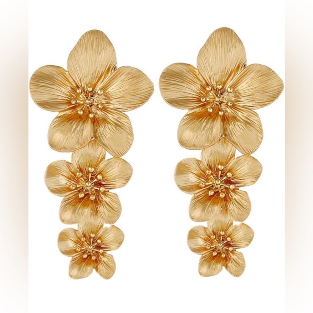 Gorgeous Daisy Flower Drop Dangle Earrings